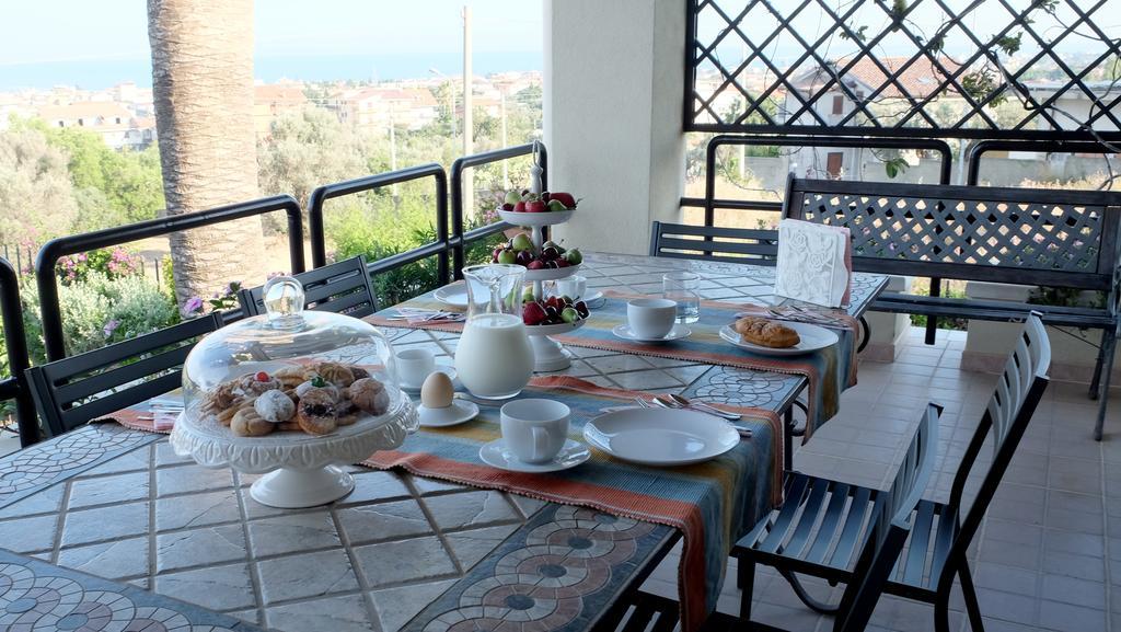B&B Le Rose Siderno Bagian luar foto